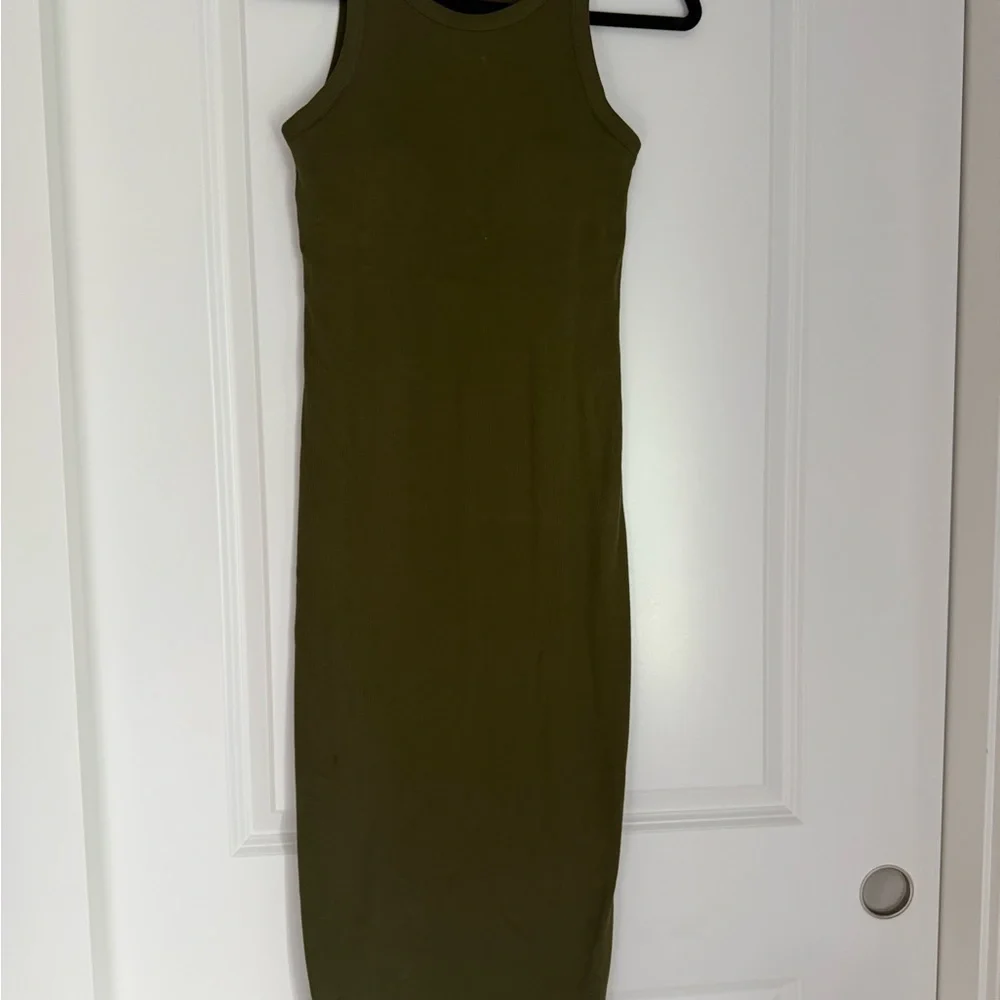 Olive Green Sleeveless Maxi Dress - Picture 3 of 3